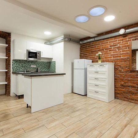 Spacious Apartment In Quiet Courtyard Near Charles Bridge Prague Exterior photo