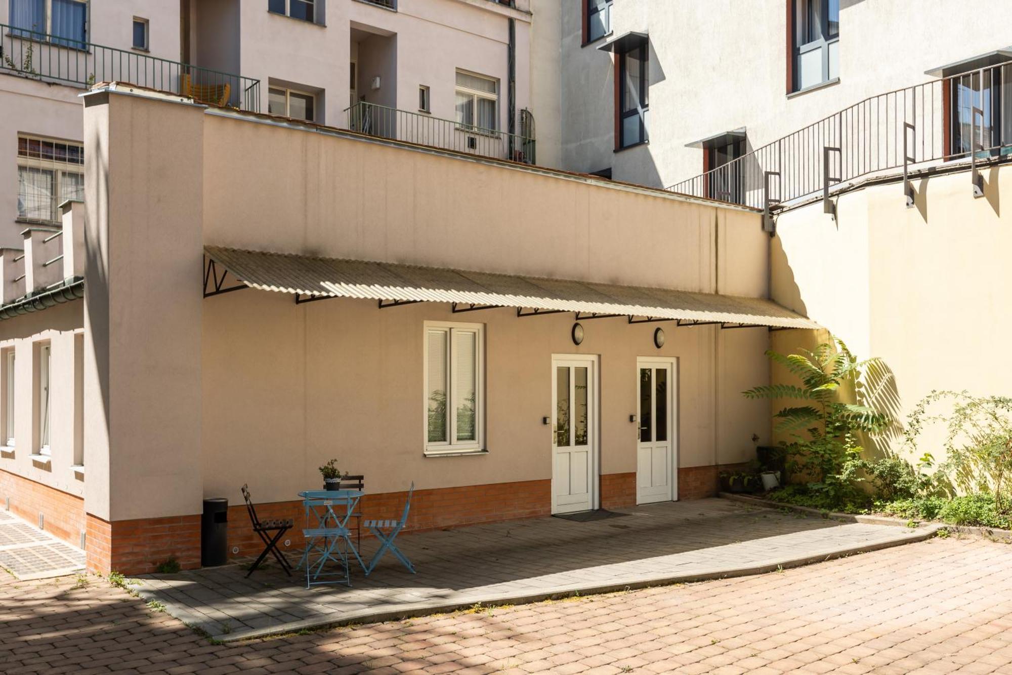 Spacious Apartment In Quiet Courtyard Near Charles Bridge Prague Exterior photo