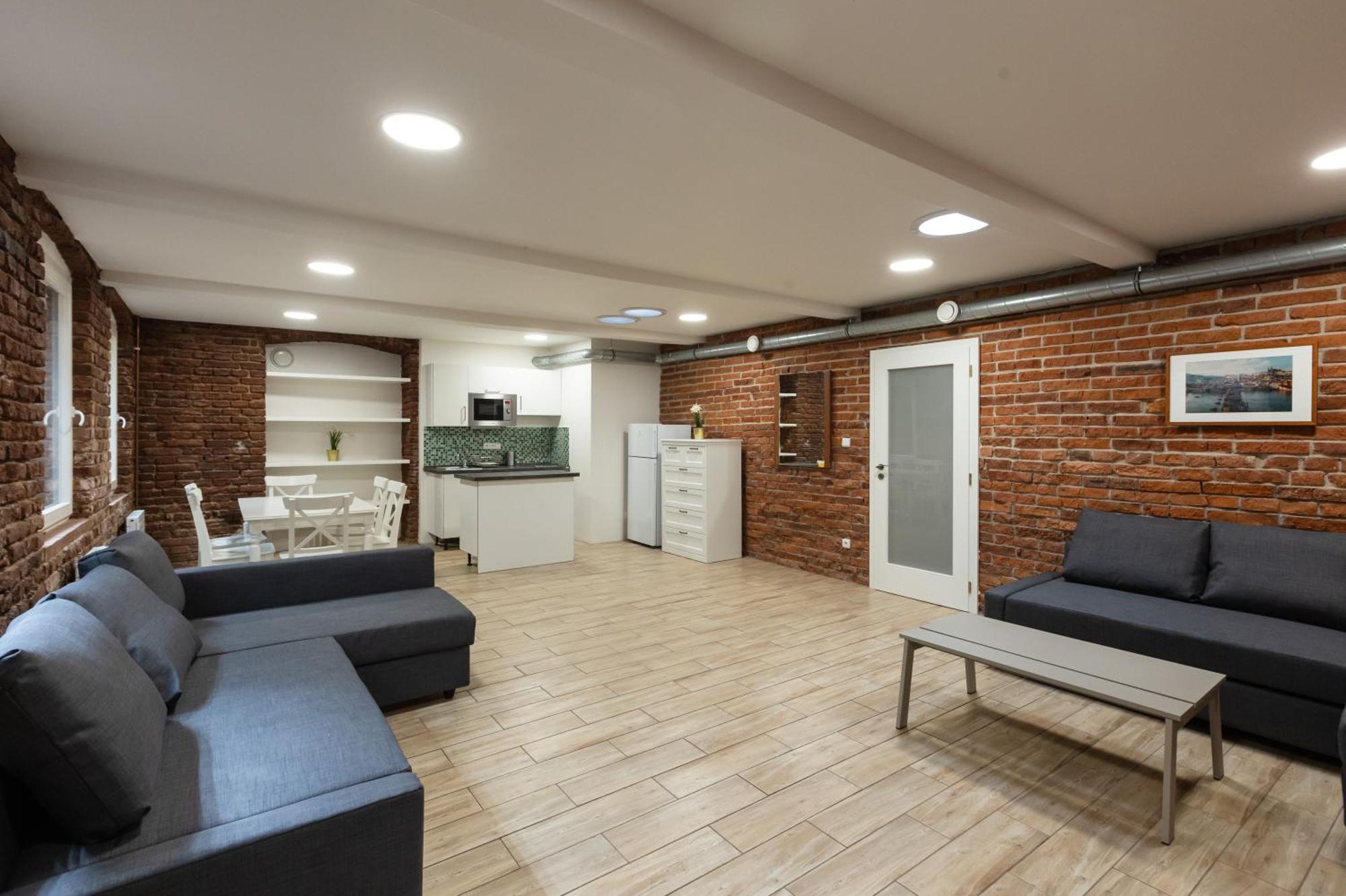 Spacious Apartment In Quiet Courtyard Near Charles Bridge Prague Exterior photo